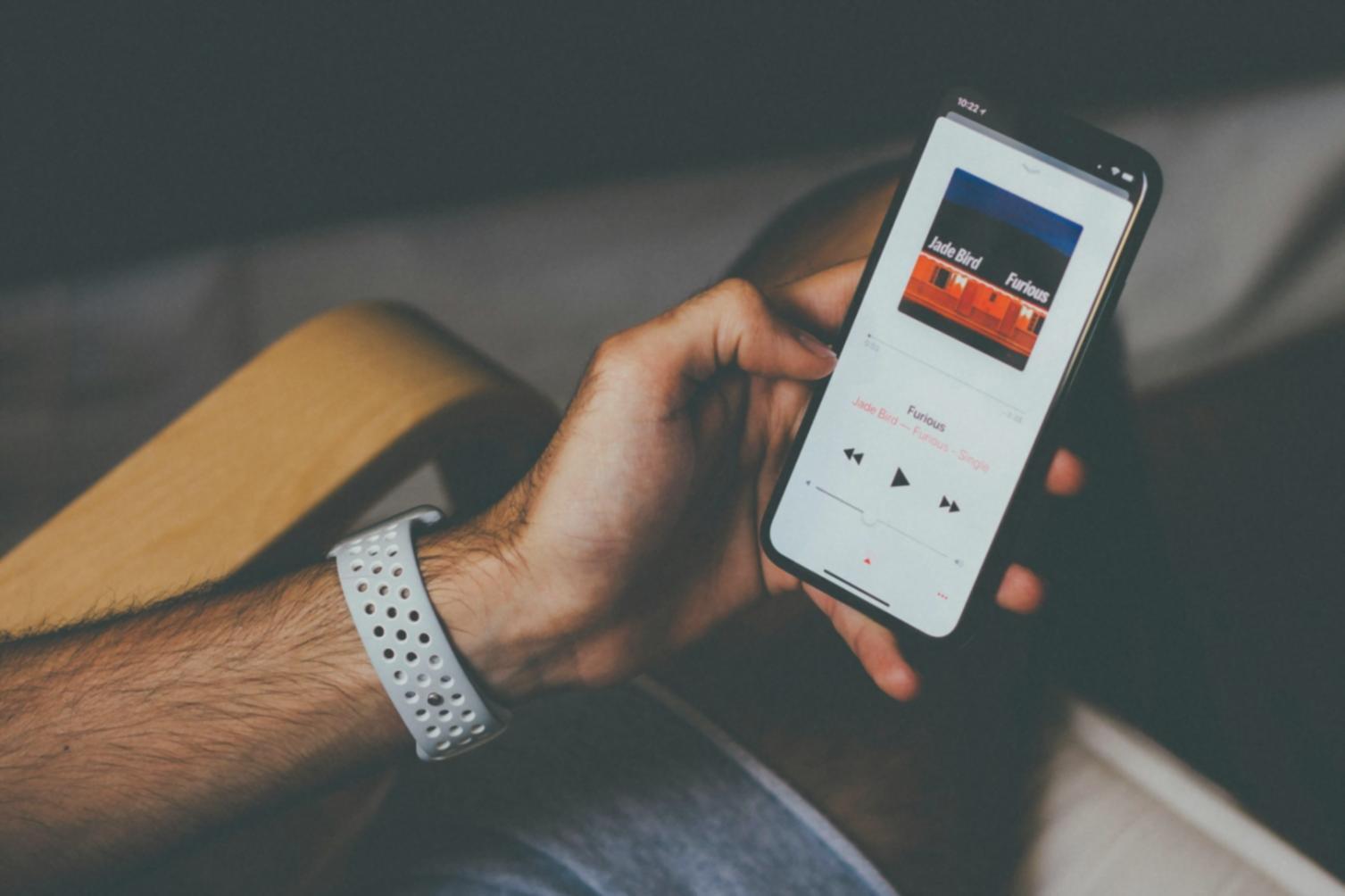 Writing Lyrics That Connect With Listeners
